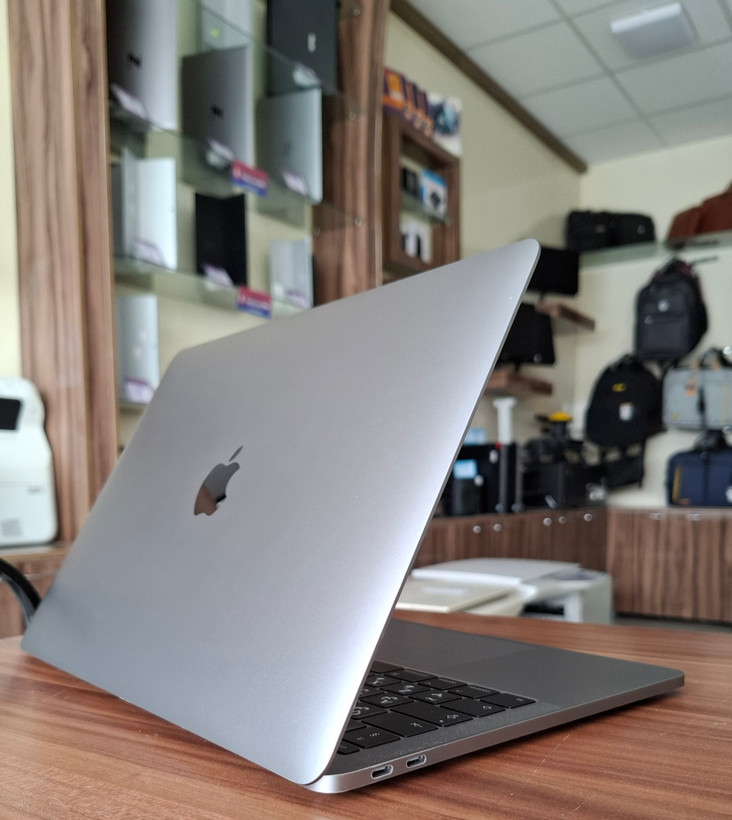 لپتاپ 2017 MacBook Pro استوک i5/ 16GB / 256GB / اینچ 13