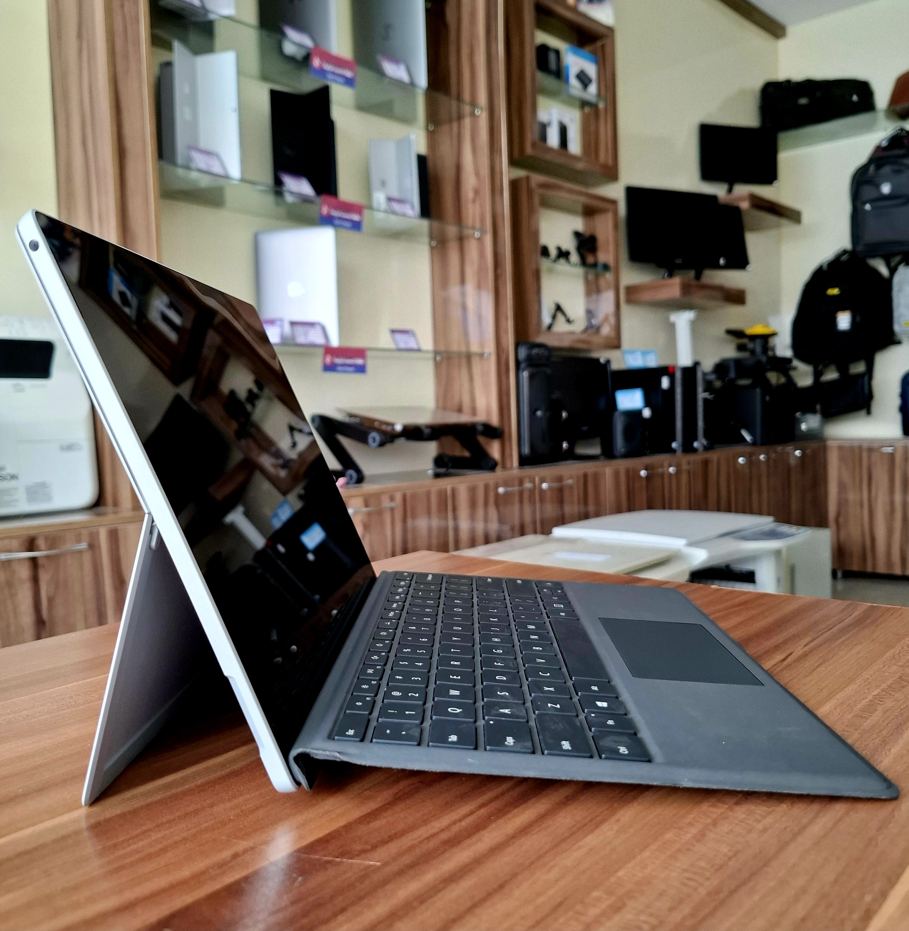 تبلت مایکروسافت Surface Pro 7 plus | 16GB RAM | 256GB | I5