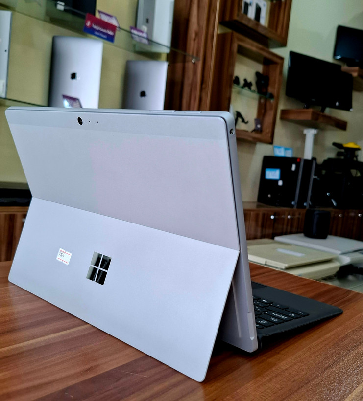 تبلت مایکروسافت surface pro5/i5 2017/8/256/12.5