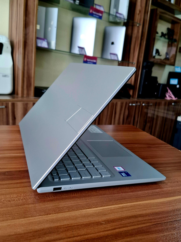 نوت بوک asus f1504va /core 5/16/512/intel