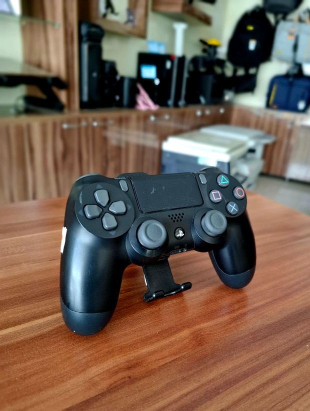 کنسول بازی سونی استوک ps4 slim ظرفیت 1000 گیگ