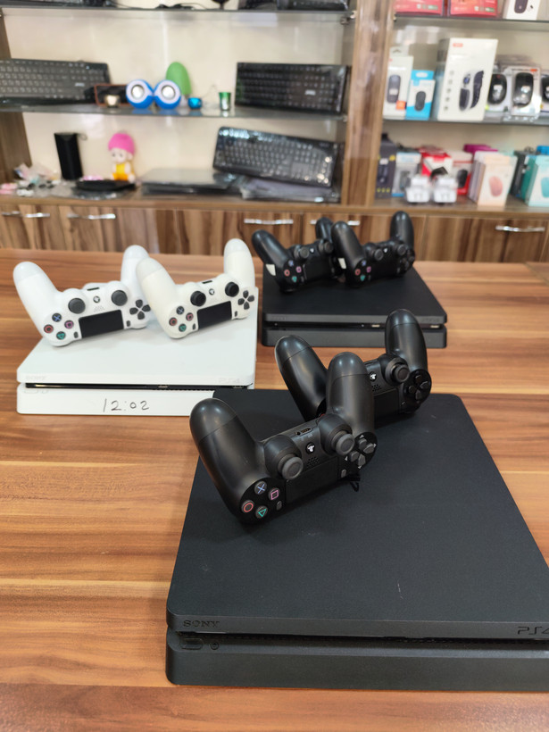 کنسول بازی سونی استوک ps4 slim ظرفیت 1000 گیگ