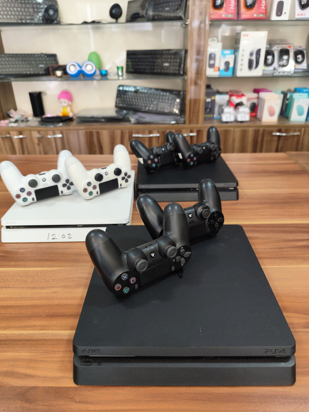 کنسول بازی سونی استوک ps4 slim ظرفیت 1000 گیگ